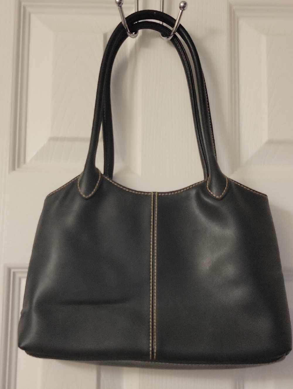 Classic Black Leather Small Bag with Contrast Stitching